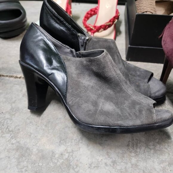Aerosoles, black and gray, size 8.5 - Picture 1 of 1